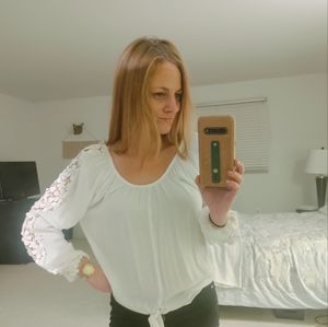 American Rag Cie White Scoop Neck Blouse Embroidered Sleeves Tie Front Sz Med.